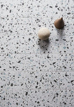 Afbeelding in Gallery-weergave laden, Quintessenza Confetti Bianco vloer- en wandtegel Grigio 18,6 x 18,6 cm
